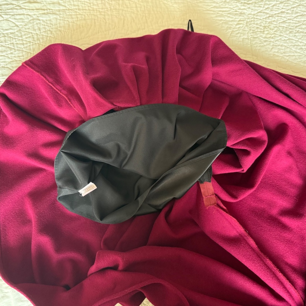 Copious Formal Statement Gown - Picture 9 of 10